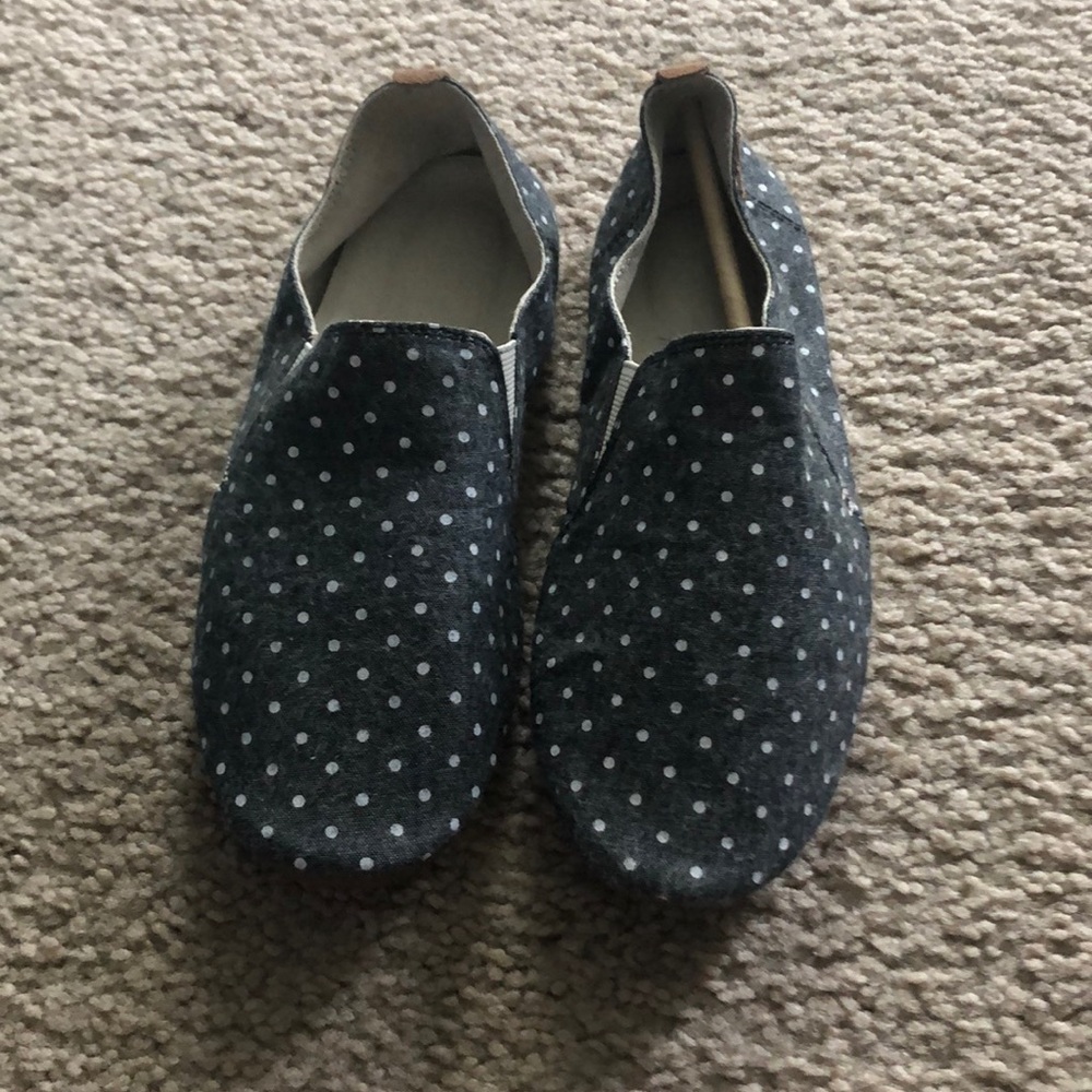 New sanuk flats .